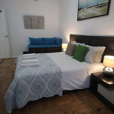 Ocean M1 R4 - Large Double Room With Shared Bathroom In City Center Lisbona Esterno foto